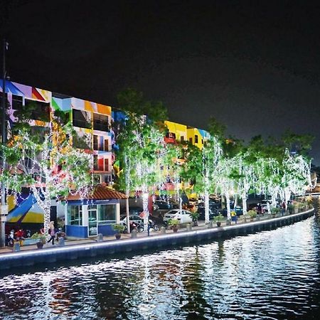 906 Riverside Hotel Малакка Экстерьер фото
