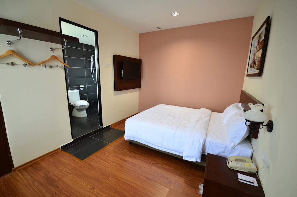 906 Riverside Hotel Малакка Номер фото